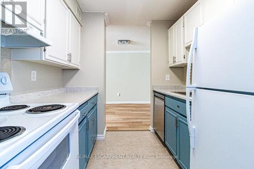 305 - 222 Jackson Street W, Hamilton, ON - Indoor Photo Showing Kitchen