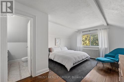 17 Indian Grove, Toronto, ON - Indoor Photo Showing Bedroom