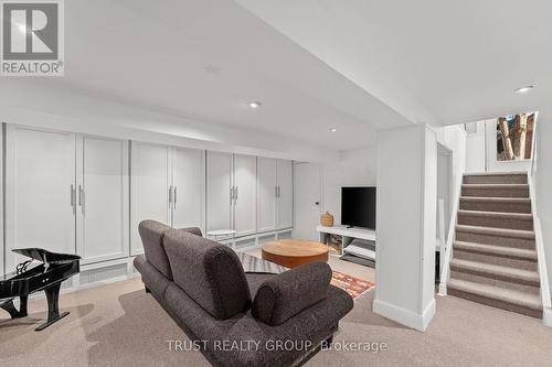 17 Indian Grove, Toronto, ON - Indoor