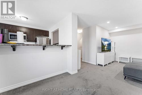 74 Feathertop Lane, Ottawa, ON - Indoor Photo Showing Kitchen