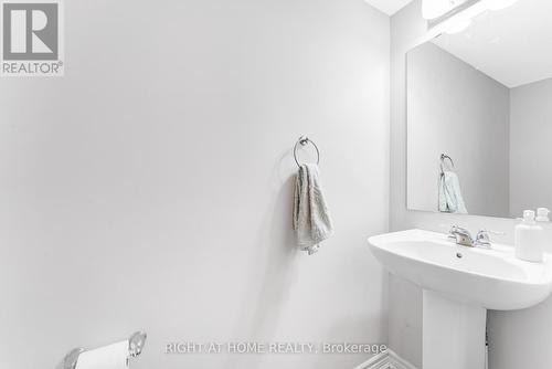 74 Feathertop Lane, Ottawa, ON - Indoor Photo Showing Bathroom