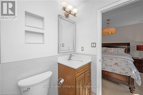 2493 Newcastle Crescent, Oakville (West Oak Trails), ON - Indoor Photo Showing Bathroom