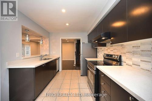 227 Slingsby Landing Lane, Milton, ON - Indoor Photo Showing Kitchen