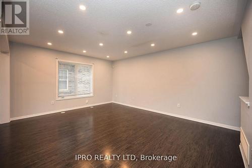 227 Slingsby Landing Lane, Milton, ON - Indoor Photo Showing Other Room