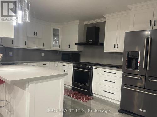 27 Silver Arrow Crescent, Vaughan, ON - Indoor Photo Showing Kitchen