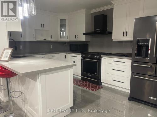 27 Silver Arrow Crescent, Vaughan, ON - Indoor Photo Showing Kitchen