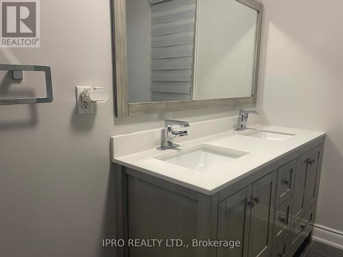 27 Silver Arrow Crescent, Vaughan, ON - Indoor Photo Showing Bathroom