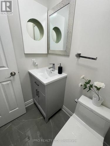 27 Silver Arrow Crescent, Vaughan, ON - Indoor Photo Showing Bathroom