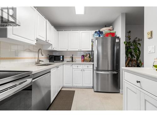 503 1310 Cariboo Street, New Westminster, BC - Indoor Photo Showing Kitchen