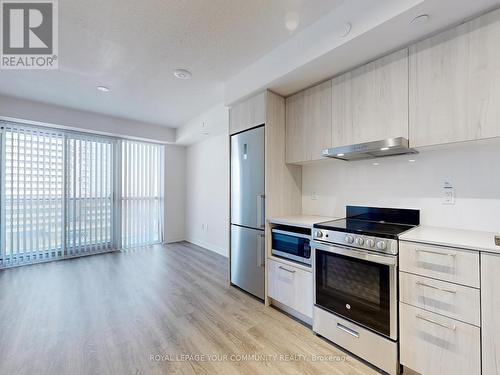 901 - 195 Commerce Street, Vaughan, ON - Indoor Photo Showing Kitchen