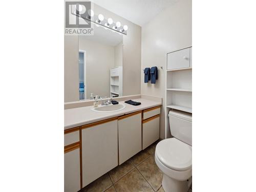 1419 Highland Drive, Castlegar, BC - Indoor Photo Showing Bathroom