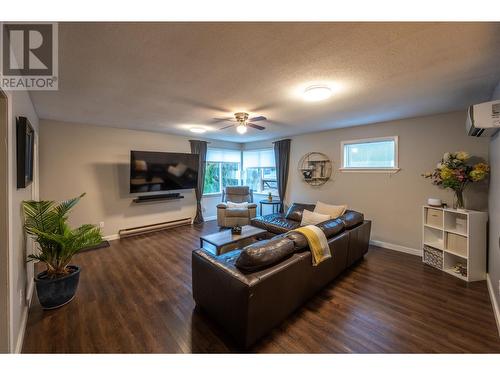 Living room - 1070 Forestbrook Drive, Penticton, BC - Indoor Photo Showing Living Room