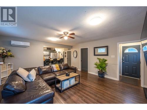 Living room - 1070 Forestbrook Drive, Penticton, BC - Indoor