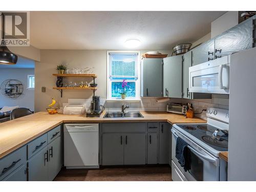 Kitchen - 1070 Forestbrook Drive, Penticton, BC - Indoor Photo Showing Kitchen With Double Sink