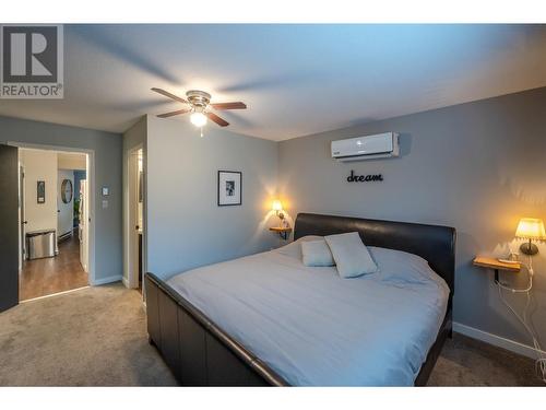 Primary bedroom - 1070 Forestbrook Drive, Penticton, BC - Indoor Photo Showing Bedroom