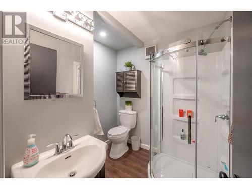 Ensuite bathroom - 1070 Forestbrook Drive, Penticton, BC - Indoor Photo Showing Bathroom