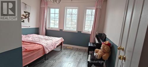 282 Coachwhip Trail, Newmarket, ON - Indoor Photo Showing Bedroom