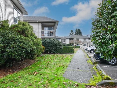 106-2525 Fitzgerald Ave, Courtenay, BC - Outdoor