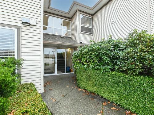 106-2525 Fitzgerald Ave, Courtenay, BC - Outdoor