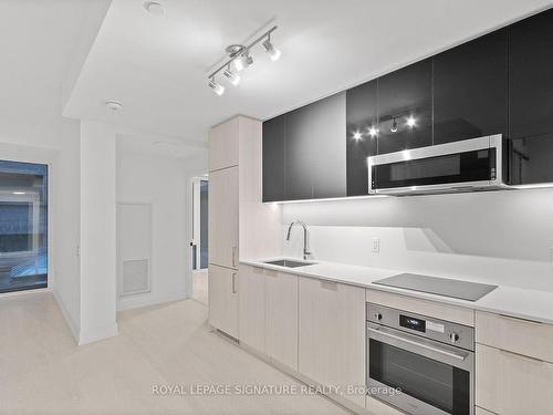 216-308 Jarvis St, Toronto, ON - Indoor Photo Showing Kitchen