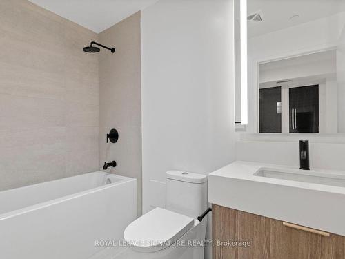 216-308 Jarvis St, Toronto, ON - Indoor Photo Showing Bathroom