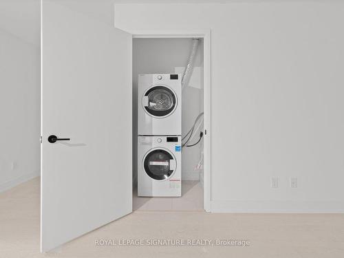 216-308 Jarvis St, Toronto, ON - Indoor Photo Showing Laundry Room