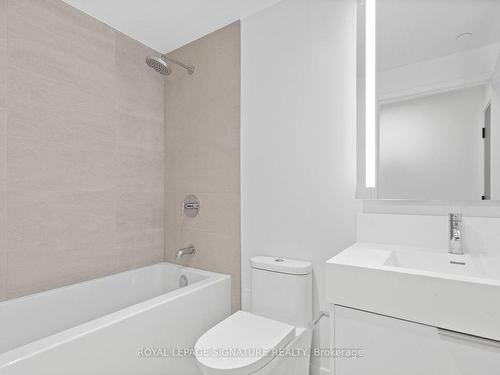 216-308 Jarvis St, Toronto, ON - Indoor Photo Showing Bathroom