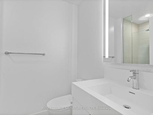 216-308 Jarvis St, Toronto, ON - Indoor Photo Showing Bathroom