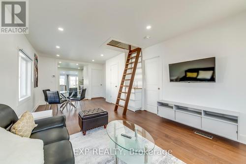 61 Edith Street, St. Catharines, ON - Indoor Photo Showing Living Room