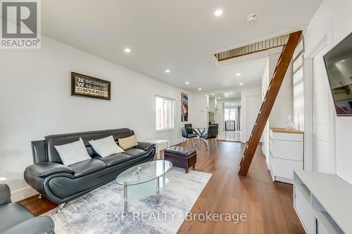 61 Edith Street, St. Catharines, ON - Indoor Photo Showing Living Room