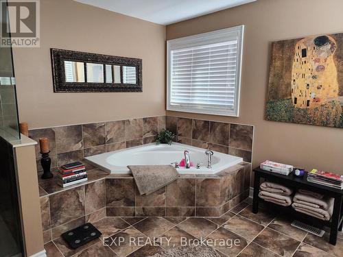 2045 Queensbury Drive, Oshawa, ON - Indoor Photo Showing Bathroom