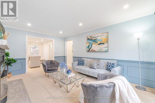 257 York Road, Hamilton, ON - Indoor Photo Showing Living Room