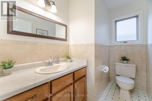 257 York Road, Hamilton, ON - Indoor Photo Showing Bathroom