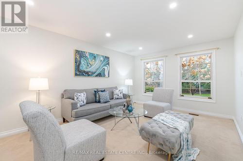 257 York Road, Hamilton, ON - Indoor Photo Showing Living Room