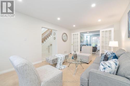 257 York Road, Hamilton, ON - Indoor Photo Showing Living Room