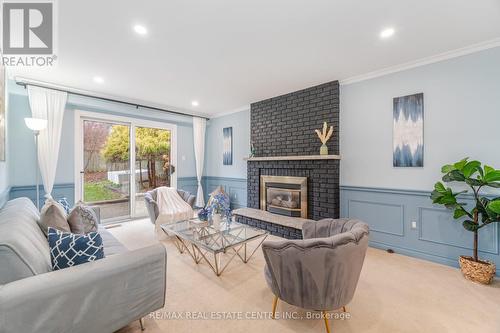 257 York Road, Hamilton, ON - Indoor Photo Showing Living Room With Fireplace