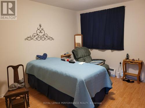 612 - 915 Elmsmere Road, Ottawa, ON - Indoor Photo Showing Bedroom