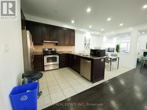 63 Lorenzo Circle, Brampton, ON - Indoor Photo Showing Kitchen