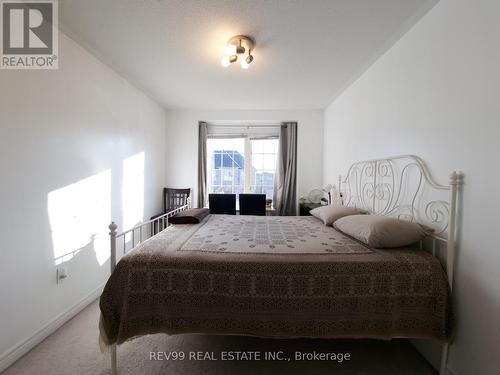 63 Lorenzo Circle, Brampton, ON - Indoor Photo Showing Bedroom