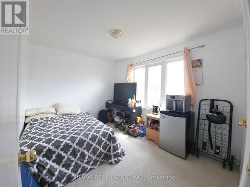 63 Lorenzo Circle, Brampton, ON - Indoor Photo Showing Bedroom