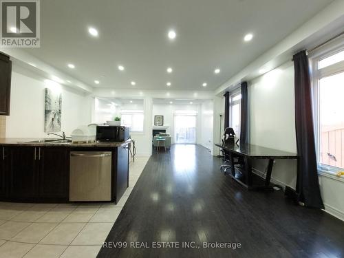 63 Lorenzo Circle, Brampton, ON - Indoor Photo Showing Kitchen