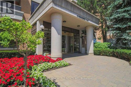 1716 - 18 Sommerset Way, Toronto, ON - Outdoor