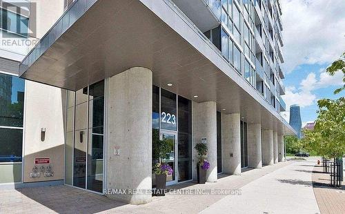 2512 - 223 Webb Drive, Mississauga, ON - Outdoor With Exterior