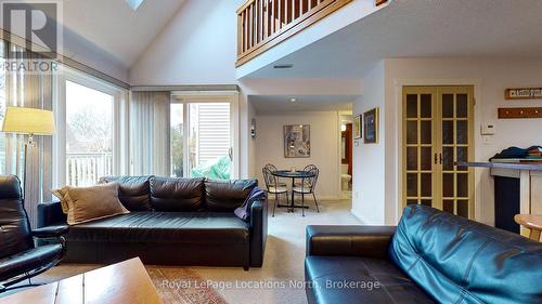 116 - 55 Trott Boulevard, Collingwood, ON - Indoor Photo Showing Living Room