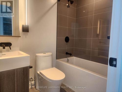 2409 - 127 Broadway Avenue, Toronto, ON - Indoor Photo Showing Bathroom