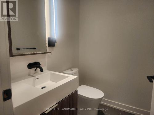 2409 - 127 Broadway Avenue, Toronto, ON - Indoor Photo Showing Bathroom