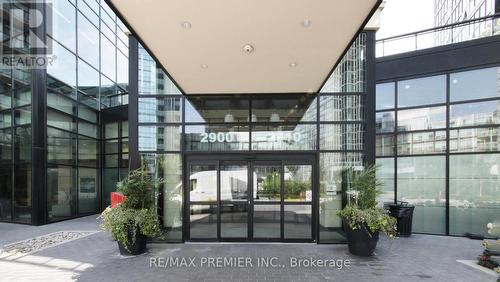 2502 - 2910 Highway 7 Road W, Vaughan, ON - Outdoor