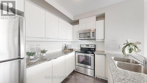 2502 - 2910 Highway 7 Road W, Vaughan, ON - Indoor Photo Showing Kitchen With Double Sink With Upgraded Kitchen