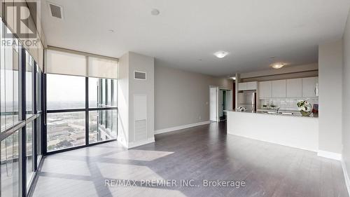 2502 - 2910 Highway 7 Road W, Vaughan, ON - Indoor