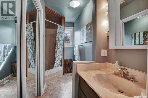 414 Charlebois Court, Saskatoon, SK - Indoor Photo Showing Bathroom